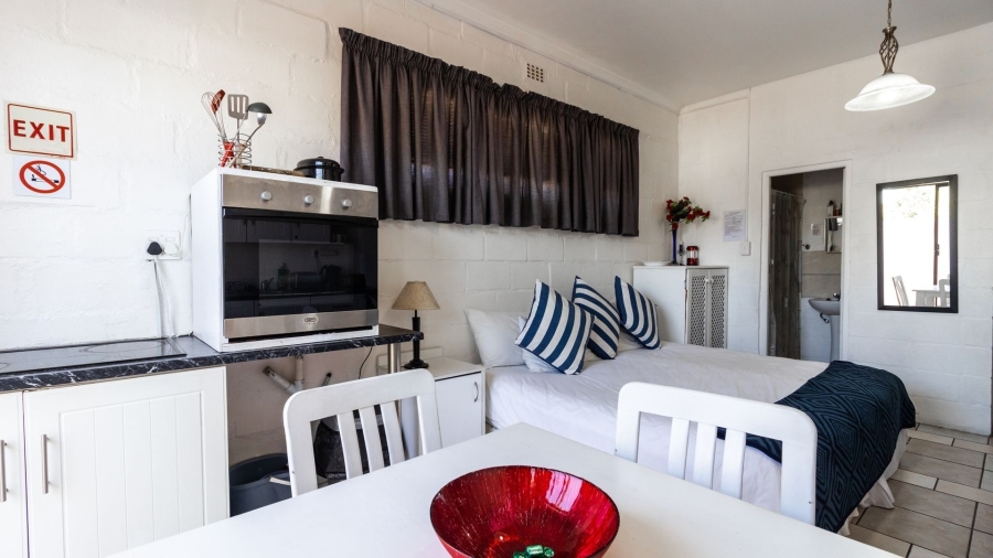 8 Bedroom Property for Sale in Country Club Western Cape